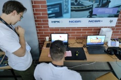 Uczestnicy-programuja-gry-w-ramach-BialJam-2023-konkursu-na-Wydziale-Informatyki_fot.-Malgorzata-Turecka-2