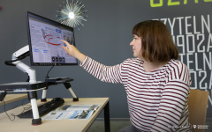 2025-10-10-nowe-urzadzenie-w-Bibliotece-PB-fot-Dariusz-Piekut-PB-4