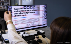 2025-10-10-nowe urządzenie-w-Bibliotece-PB-fot-Iryna-Mikhno-PB