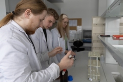 2023.05.16_Biotechnologia-zajecia_fot.-Dariusz-Piekut_PB-6
