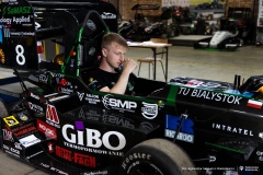 Zespół Cerber Motorsport z Politechniki Białostockiej pracuje nad bolidem CMS-08 w Hali Maszyn Wydziału Mechanicznego, fot. Agnieszka Sakowicz-Stasiulewicz