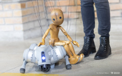 2025-04-02-Marionetka-cyberpies_fot-Dariusz-Piekut-PB