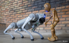 2025-04-02-Marionetka-cyberpies_fot-Dariusz-Piekut-PB