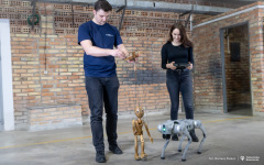 2025-04-02-Marionetka-cyberpies_fot-Dariusz-Piekut-PB