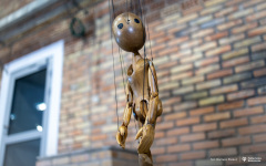 2025-04-02-Marionetka-cyberpies_fot-Dariusz-Piekut-PB