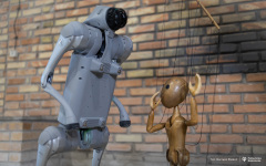2025-04-02-Marionetka-cyberpies_fot-Dariusz-Piekut-PB