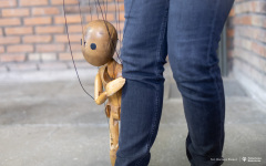 2025-04-02-Marionetka-cyberpies_fot-Dariusz-Piekut-PB