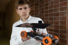 Laureat 1. miejsca konkursu-El-Robo-Mech ze swoim solarnym pojazdem_fot.Dariusz-Piekut_PB-20