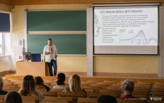 2026-02-27 "Wykład Etanol, czyli pomiędzy przyjemnością a cierpieniem" fot. Aleksandra Kamińska PB