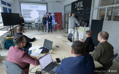 2026-04-15-El-Robo-Mech-fot-Dariusz-Piekut-PB-13