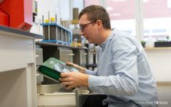 2026-01-16-Gabriel-Siegień-koordynator-ds.higieny-i-DDD-Kuchnia-Vikinga-fot-Dariusz-Piekut-PB