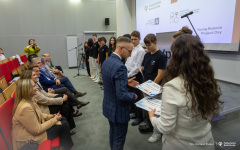 2025-10-17-Young-PoloniaTech-Academy-fot-Dariusz-Piekut-PB