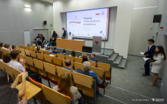 2025-10-17-Young-PoloniaTech-Academy-fot-Dariusz-Piekut-PB