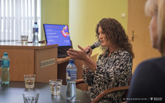 2025-05-29-Uniwersytet-Europejski-Across-debata-inkluzywność-i-równość-fot-Maciej-Giedrojc-Juraha