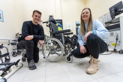 Gabriela Prokopczyk i Patryk Sienkiewicz studiują na kierunku inżynieria biomedyczna. fot. Piotr Awramiuk/PB (7)