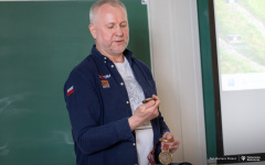 2025-04-02-Jarosław-Kazberuk-spotkanie-z-studentami-WM-fot-Dariusz-Piekut-PB