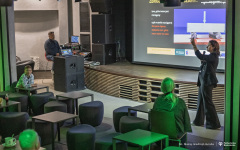 2026-04-24-kawiarnia-naukowa-bez-ruchu-fot-Maciej-Giedrojc-Juraha