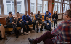 2025-12-10-Kawka-z-profesorem-fot-Iryna-Mikhno-PB