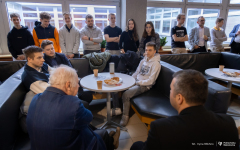 2025-12-10-Kawka-z-profesorem-fot-Iryna-Mikhno-PB