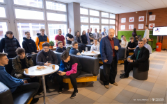 2025-12-10-Kawka-z-profesorem-fot-Iryna-Mikhno-PB