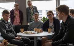 026-03-25-Kawka-z-profesorem-fot-Dariusz-Piekut-PB