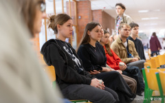 026-03-25-Kawka-z-profesorem-fot-Dariusz-Piekut-PB