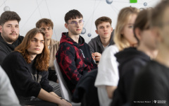 026-03-25-Kawka-z-profesorem-fot-Dariusz-Piekut-PB