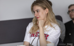 026-03-25-Kawka-z-profesorem-fot-Dariusz-Piekut-PB