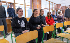 026-03-25-Kawka-z-profesorem-fot-Dariusz-Piekut-PB