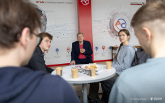 026-03-25-Kawka-z-profesorem-fot-Dariusz-Piekut-PB