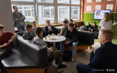 026-03-25-Kawka-z-profesorem-fot-Dariusz-Piekut-PB