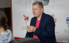 026-03-25-Kawka-z-profesorem-fot-Dariusz-Piekut-PB