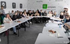 026-03-25-Kawka-z-profesorem-fot-Dariusz-Piekut-PB