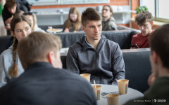 026-03-25-Kawka-z-profesorem-fot-Dariusz-Piekut-PB