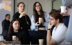 2025-11-05-WM-kawka-z-prof-Kuciejem-fot-Iryna-Mikhno-PB