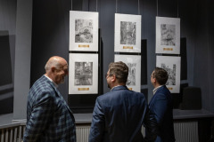 PIK.-Wystawa-prac-studentow-I-roku-Architektury-Krajobrazu-WBiNS-PB-Kreska-w-kreske-fot.-Piotr-Awramiuk-3