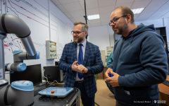 2025-05-20-Otwarcie-Laboratorium-Przemysłowej-Autonomizacji-i-Cyfrowej-Produkcyjna-WE-fot-Dariusz-Piekut-PB