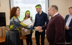 2025-03-21-Nagrodzeni-w-XXIV-EDYCJI-OGÓLNOPOLSKIEGO-KONKURSU-o-dyplom-i-nagrodę-Prezesa-SIMP-fot-Dariusz-Piekut-PB