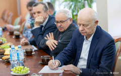 2025-03-21-Nagrodzeni-w-XXIV-EDYCJI-OGÓLNOPOLSKIEGO-KONKURSU-o-dyplom-i-nagrodę-Prezesa-SIMP-fot-Dariusz-Piekut-PB