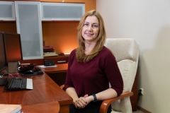 Dr Monika Walicka w gabinecie Wydział Inżynierii-Zarządzania-PB_fot.-Dariusz-PiekutPB-14
