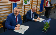 2026-02-24-Umowa-o-współpracy-z-ZS-Nr-2-w-Ostrowi-Mazowieckiej-fot. ZS-Nr-2-w-Ostrowi-Mazowieckiej