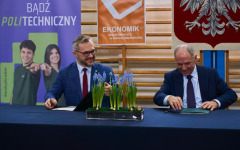 2026-02-24-Umowa-o-współpracy-z-ZS-Nr-2-w-Ostrowi-Mazowieckiej-fot. ZS-Nr-2-w-Ostrowi-Mazowieckiej