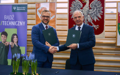 2026-02-24-Umowa-o-współpracy-z-ZS-Nr-2-w-Ostrowi-Mazowieckiej-fot. ZS-Nr-2-w-Ostrowi-Mazowieckiej