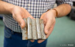 2025-11-26-patent-Sposób-wykonania-asfaltowe-nawierzchni-drogowej-z warstwą-z-betonu-geopolimerowego-prof-Bołtryk-fot-Iryna-Mikhno-PB