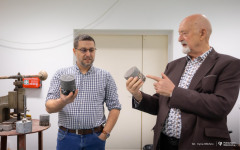 2025-11-26-patent-Sposób-wykonania-asfaltowe-nawierzchni-drogowej-z warstwą-z-betonu-geopolimerowego-prof-Bołtryk-fot-Iryna-Mikhno-PB