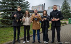 2024-12-06-Ubieranie-choinki-fot-Dariusz-Piekut