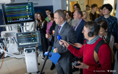 2024.02.29 Otwarcie Laboratorium Elektronicznej Aparatury Medycznej fot.Dariusz Piekut