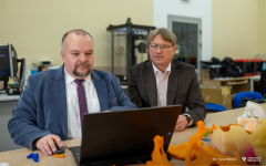 patent Implant stawu skroniowo-żuchwowego, dr Borkowski i dr Trochimczuk_fot.Iryna Mikhno_PB