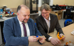 patent Implant stawu skroniowo-żuchwowego, dr Borkowski i dr Trochimczuk_fot.Iryna Mikhno_PB
