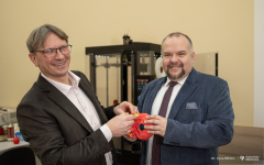 patent Implant stawu skroniowo-żuchwowego, dr Borkowski i dr Trochimczuk_fot.Iryna Mikhno_PB